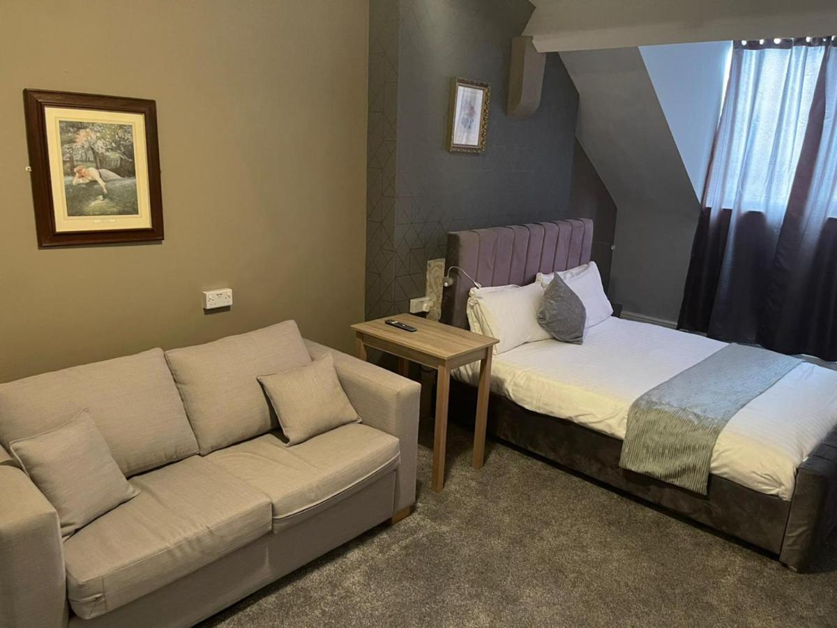The Clarendon Hotel 모아캠비 외부 사진