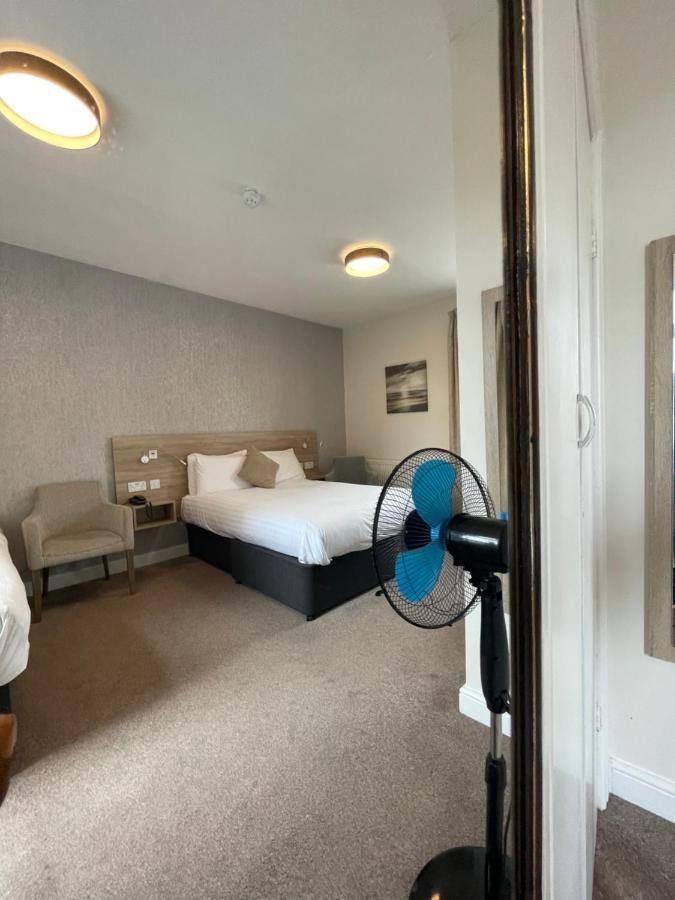 The Clarendon Hotel 모아캠비 외부 사진